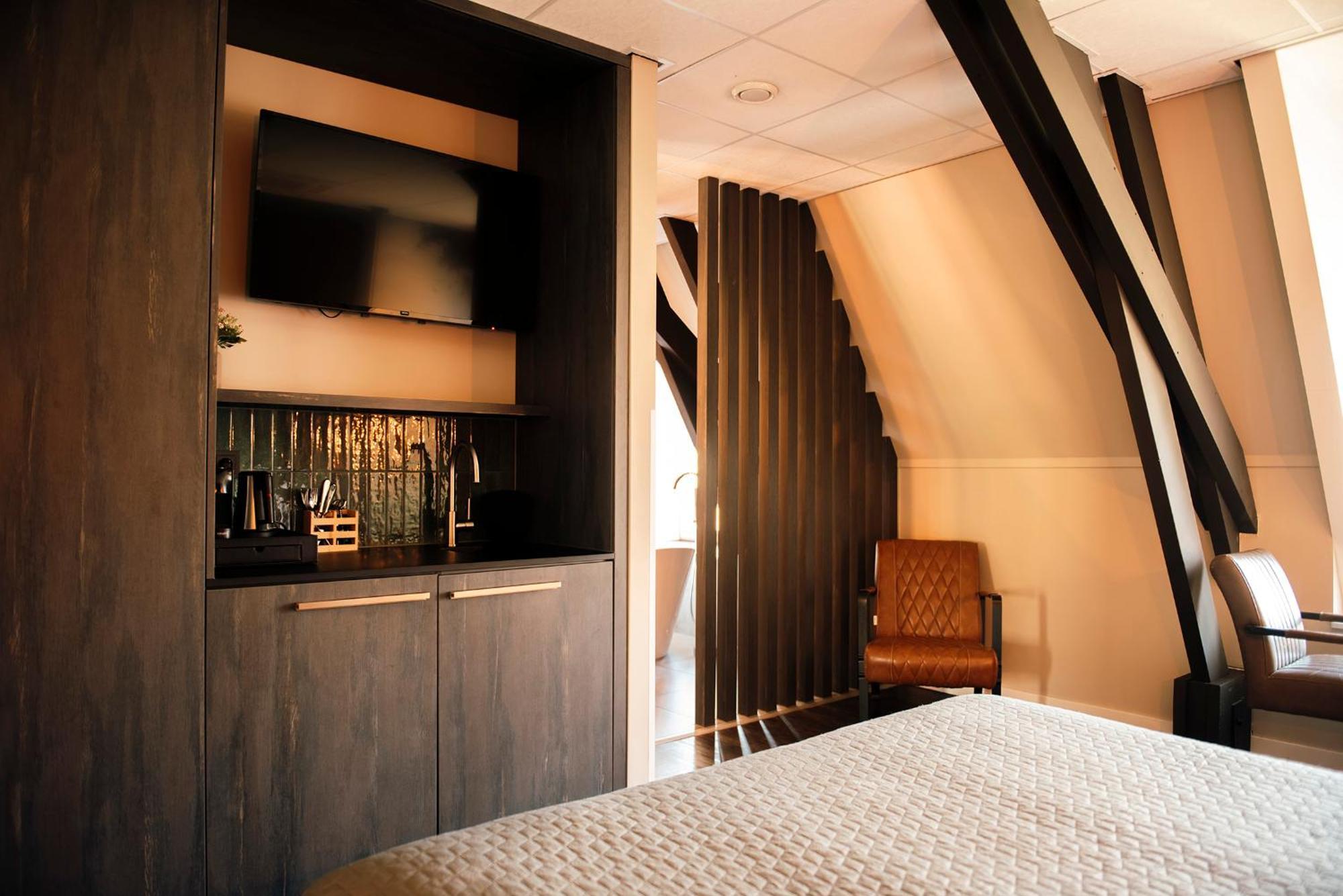 Hotel De Kastanjefabriek 4*